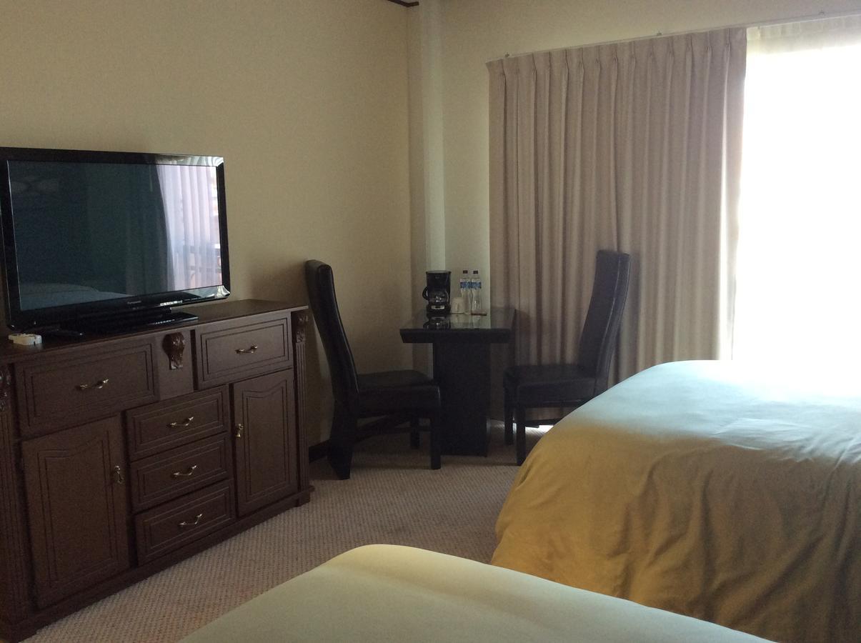 Hotel Candiles Valle de Santiago Екстериор снимка