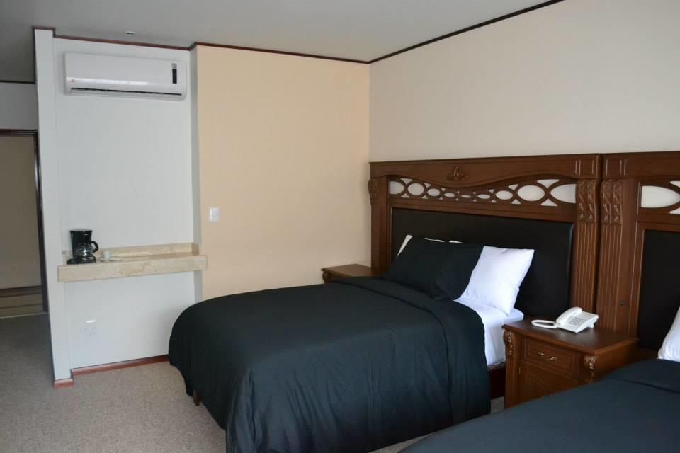 Hotel Candiles Valle de Santiago Екстериор снимка